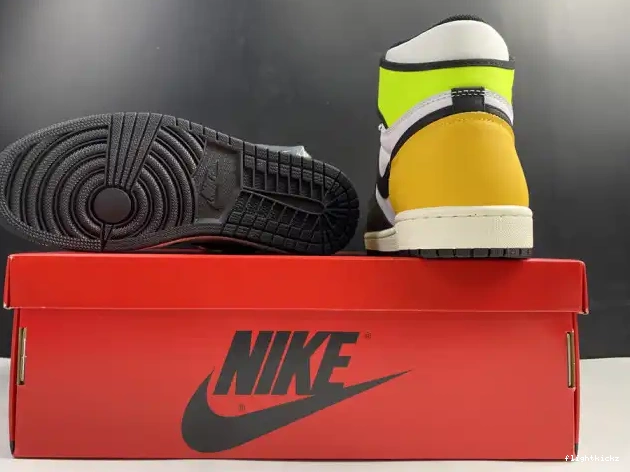 1 JORDAN RETRO 'VOLT AIR GOLD' OG HIGH 555088-118 0510